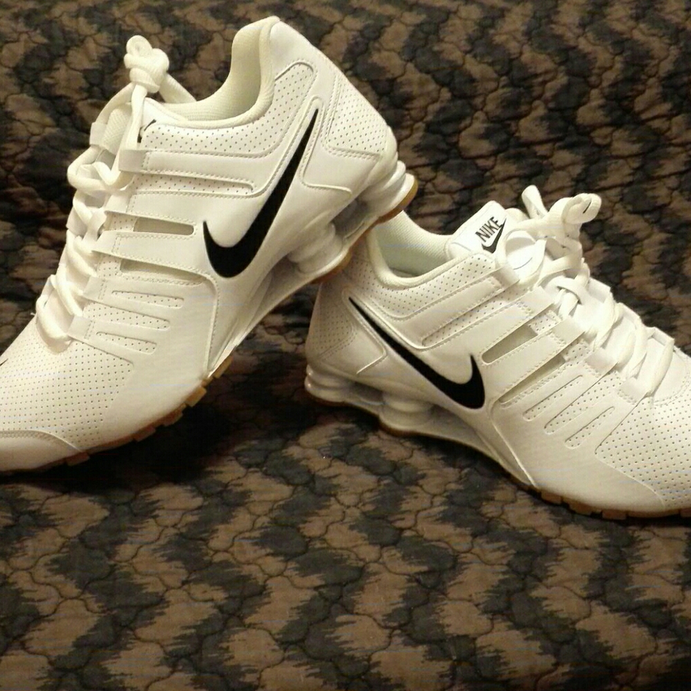 NIB White Nike Shox Men's size 11